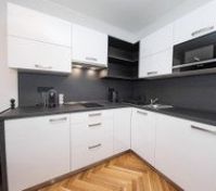 Full kitchen image 1