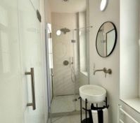 Full bathroom image 2