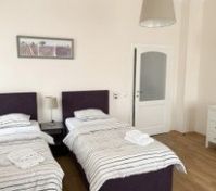 Bedroom 2 image 3