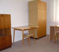 pracovní stůl + skříň