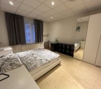 Ložnice - šatní skříň č.1