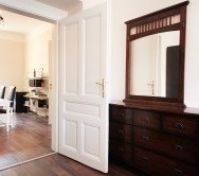 bedroom - commode storage