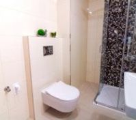 Full bathroom image 3