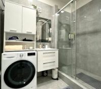 Full bathroom image 2