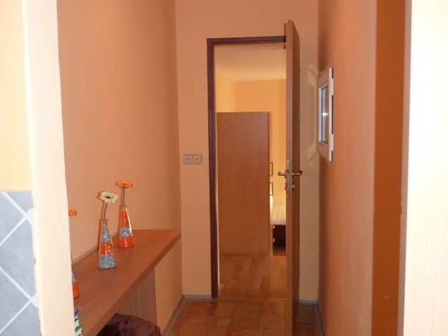 vstupní chodba do pokoje