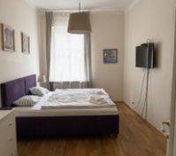 Bedroom 1 image 3