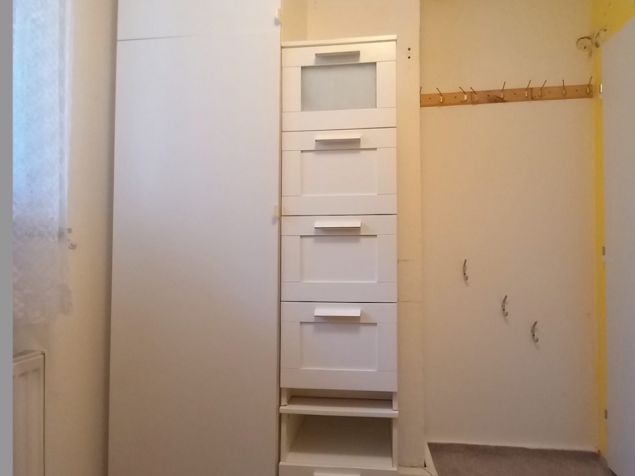 Pokoj, pohled na skřín