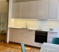 Full kitchen image 1