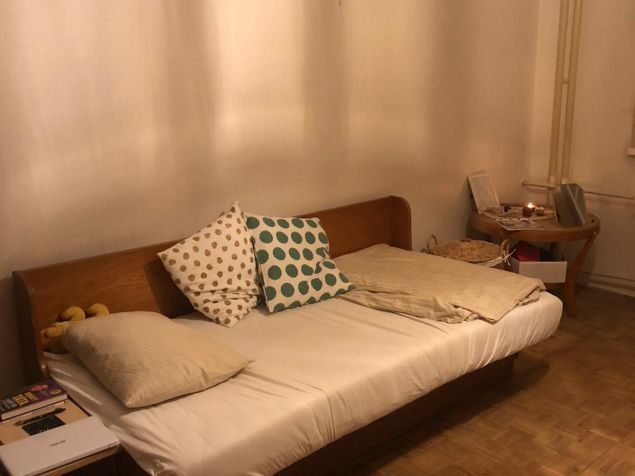 postel s kvalitní matrací