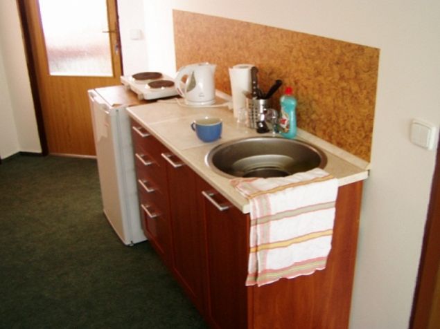 kuchyňka plně vybavená 