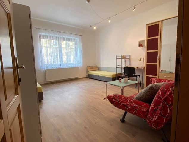 pokoj č.1 (s výhledem do ulice)