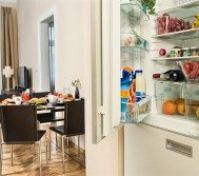 Modern, fully equipped kitchen