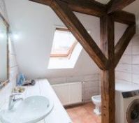 Shared laundry area image 1