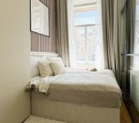 Bedroom 1 image 4