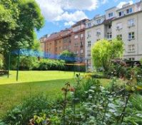  Shared courtyard garden