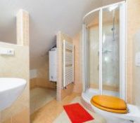 Horní ložnice s WC a sprchovým koutem