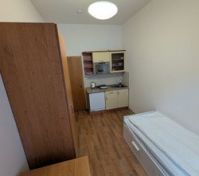 Studio with kitchenette and single bed