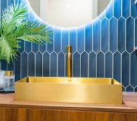 Full bathroom 1 image 2