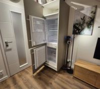 K dispozici tyčový vysavač