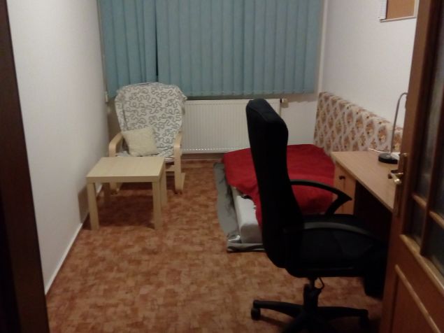 pokoj vhodný pro 1 osobu (10,5m2)