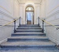 hallway - few steps to ground floor