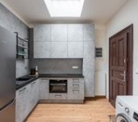 Full kitchen with washing machine