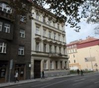 Building entrance (yellow building)