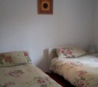 stejná ložnice s rozdělenými postelemi/the same sleeping room with beds devided