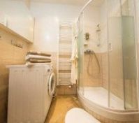 A washer, hair dryer are at your disposition. Hot/cold water.