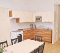 Full kitchen with dining table