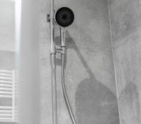 Full bathroom image 2