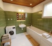 bathroom with bathtub