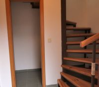 Schodiště s úložným prostorem