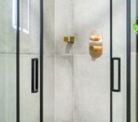 Full bathroom 2 image 5