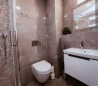 Full bathroom image 1