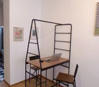 Jídelní stůl trochu pracovní