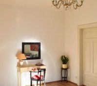 Elegant furnishings / Living room