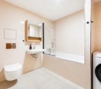 Full bathroom image 1