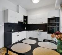 Full kitchen image 3
