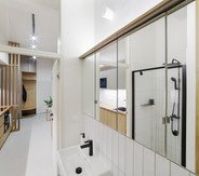 koupelna se sprchovým koutem