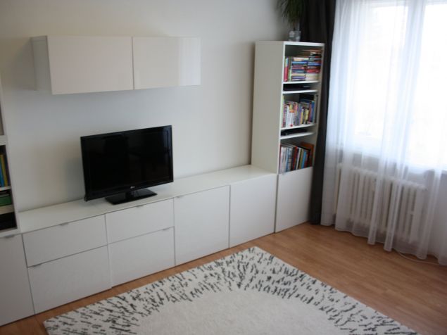 pronajímaný pokoj (bude bez vybavení, jen postel + šatní tyč)