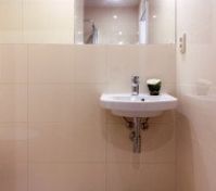 Full bathroom image 1