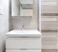 Full bathroom image 3