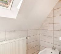 Full bathroom image 4