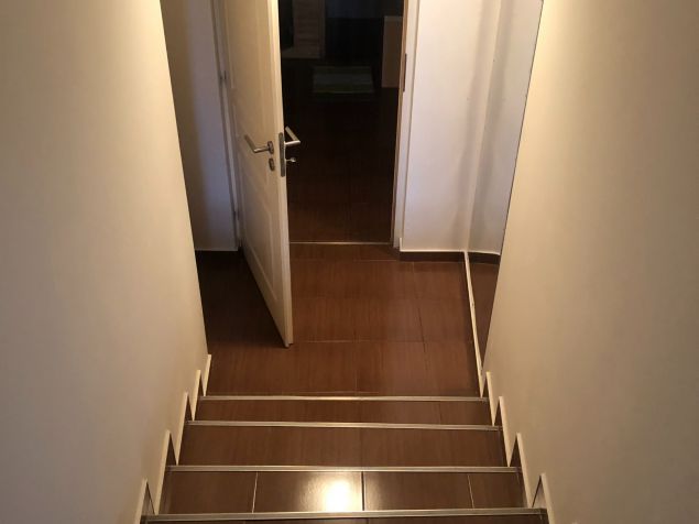 vstup do větší koupelny se saunou