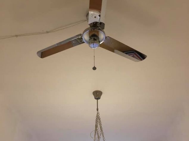 V letní večery oceníte stropní ventilátor.
